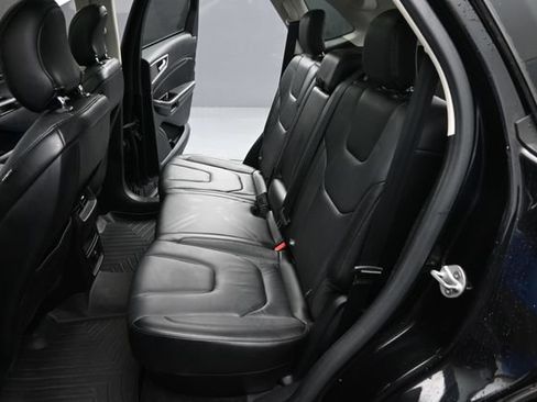 Used 2016 Ford Edge Titanium AWD/4WD image 13