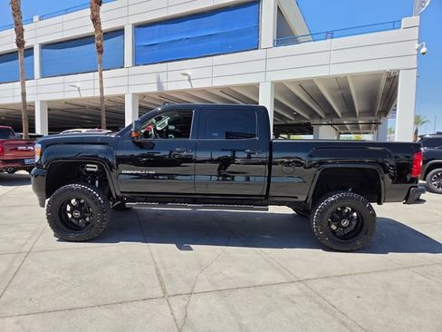 Used 2016 GMC Sierra 2500 Denali w/ Duramax Plus Package AWD/4WD image 4