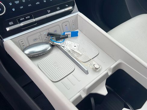 Used 2024 Hyundai Santa Fe Calligraphy image 31