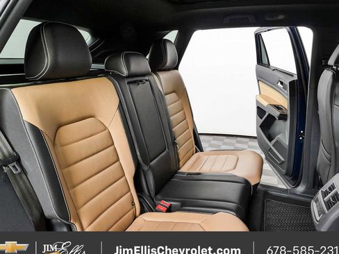 Used 2022 Volkswagen Atlas Cross Sport SEL Premium R-Line AWD/4WD image 21