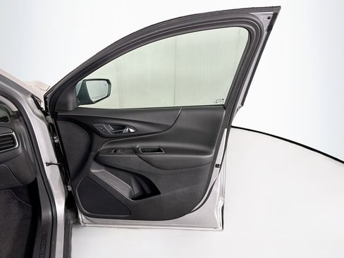 Used 2021 Chevrolet Equinox LT FWD image 32