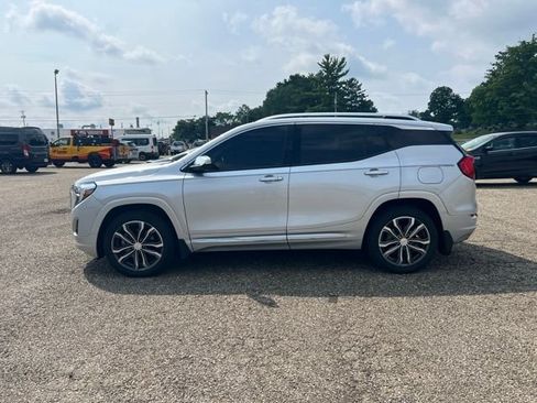 Used 2019 GMC Terrain Denali w/ Driver Alert Package II AWD/4WD image 4