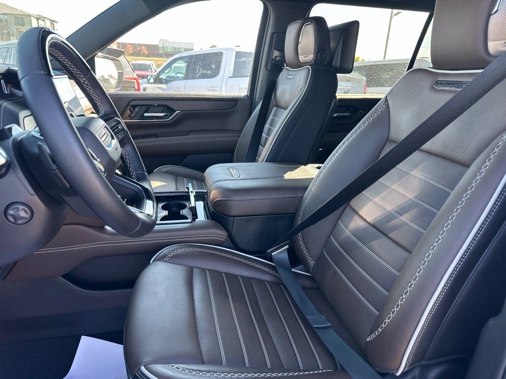 Used 2026 GMC Yukon XL Denali Ultimate AWD/4WD image 7