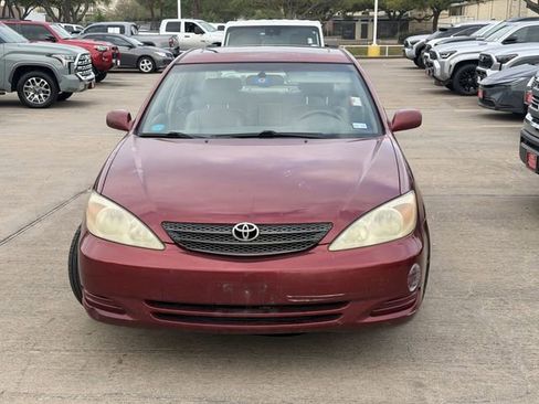 Used 2002 Toyota Camry XLE image 2