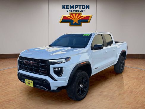 Used 2023 GMC Canyon AT4 w/ AT4 Premium Package image 4