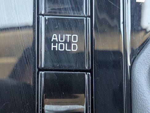 Used 2024 Kia Niro LX image 25