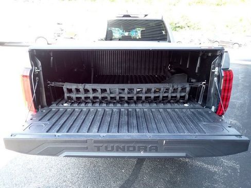 Used 2022 Toyota Tundra SR5 AWD/4WD image 7