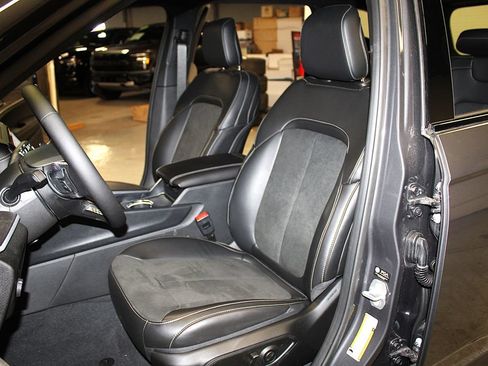 New 2026 Jeep Grand Cherokee Altitude AWD/4WD image 24