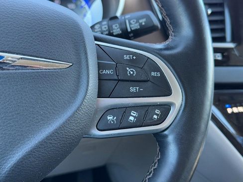 Used 2017 Chrysler Pacifica Touring-L Plus w/ Advanced Safetytec Group image 19