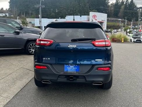 Used 2018 Jeep Cherokee Latitude Plus w/ Cold Weather Group image 8