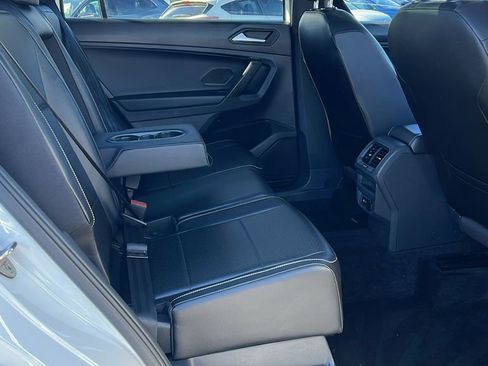 Used 2021 Volkswagen Tiguan SE R-Line image 15