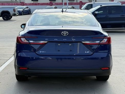 Used 2025 Toyota Camry LE FWD image 5