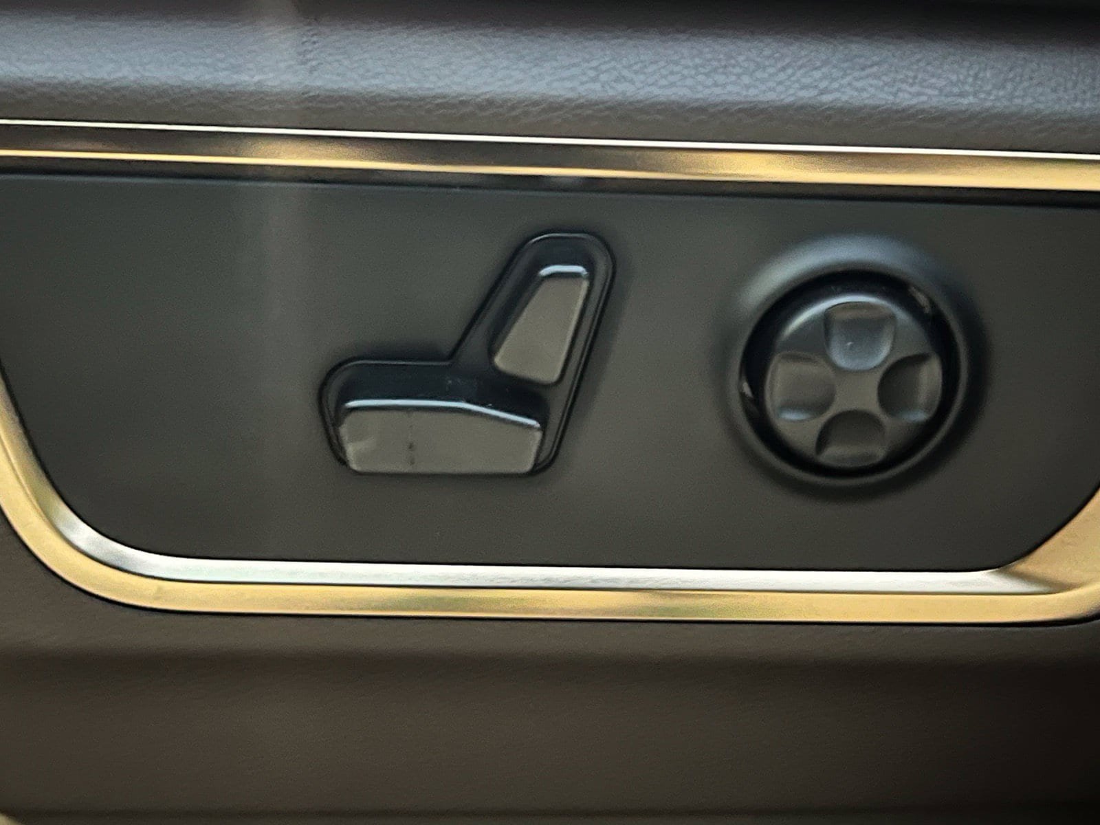 Used 2025 RAM 1500 Limited AWD/4WD image 26