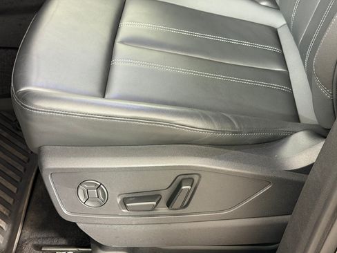 Certified 2025 Audi Q5 Premium w/ Convenience Package AWD/4WD image 14