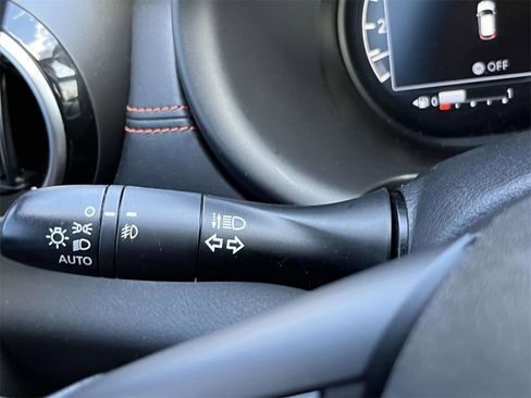 Used 2023 Nissan Kicks SR image 29