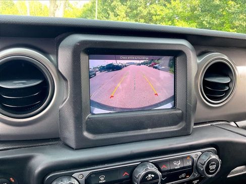 Used 2021 Jeep Wrangler Unlimited Sport AWD/4WD image 18