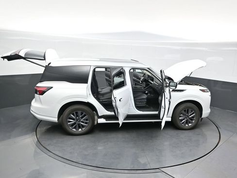 Certified 2025 INFINITI QX80 Pure image 38