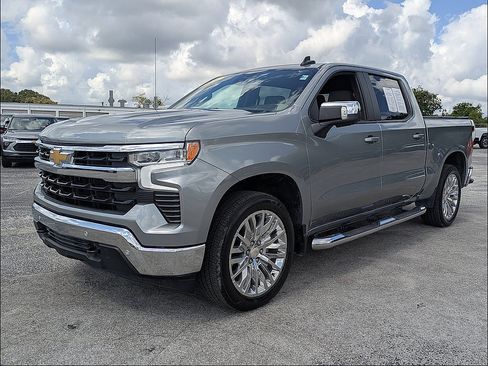 Used 2026 Chevrolet Silverado 1500 LT w/ Safety Package RWD image 9