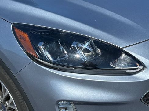 Used 2022 Ford Escape SEL w/ Technology Package AWD/4WD image 12