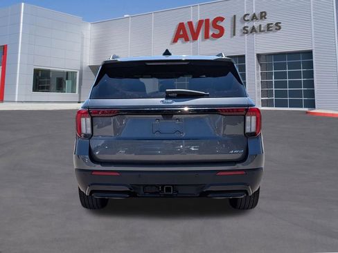Used 2025 Ford Explorer ST-Line w/ ST-Line Street Pack AWD/4WD image 7