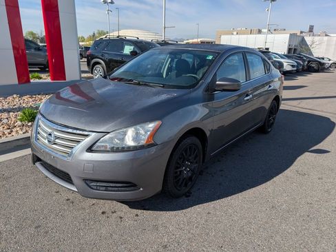 Used 2015 Nissan Sentra SV image 2