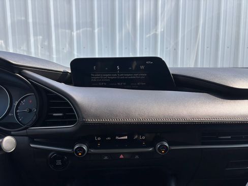Used 2023 MAZDA MAZDA3 s FWD image 32