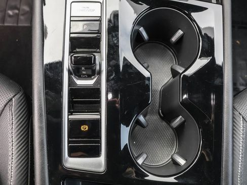 Certified 2024 Volkswagen Atlas Cross Sport SE image 24