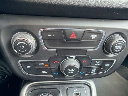 Used 2019 Jeep Compass Latitude w/ Popular Equipment Group AWD/4WD image 21