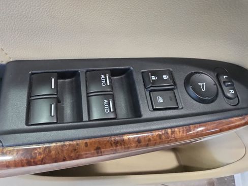 Used 2011 Honda Accord EX-L image 18