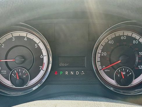 Used 2020 Dodge Grand Caravan SE FWD image 13