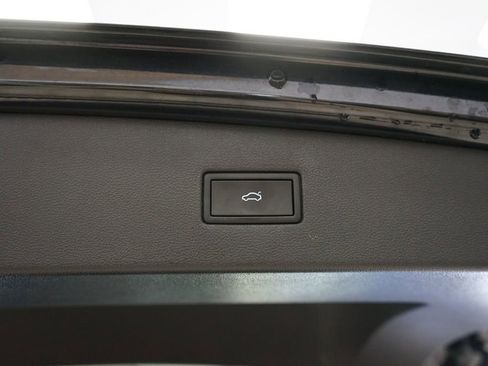 Used 2022 Volkswagen Tiguan SE R-Line AWD/4WD image 50