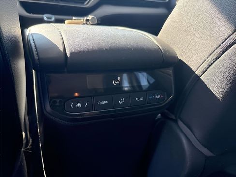 Used 2020 Toyota Highlander Limited AWD/4WD image 15