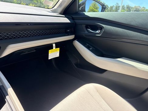 Certified 2025 Honda Accord SE image 18