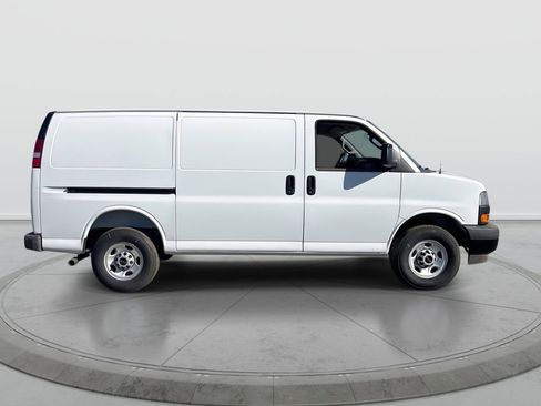 New 2025 GMC Savana 2500 w/ Driver Convenience Package RWD image 2