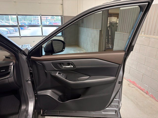 Certified 2023 Nissan Rogue SV w/ SV Premium B Package AWD/4WD image 15