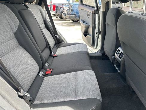 Used 2021 Nissan Rogue S image 11