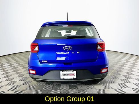 Used 2025 Hyundai Venue SEL FWD image 9