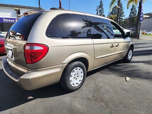 Used 2003 Chrysler Town & Country image 22