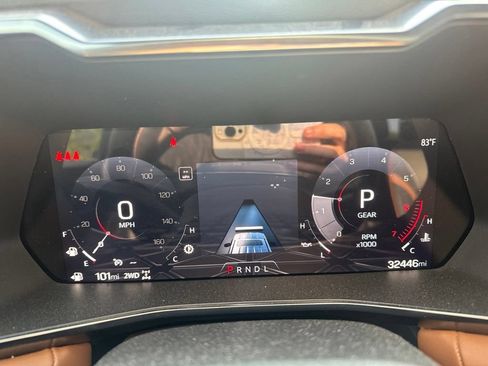 Certified 2024 GMC Canyon AT4 AWD/4WD image 5