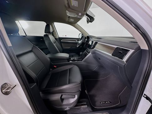 Used 2023 Volkswagen Atlas SE image 32