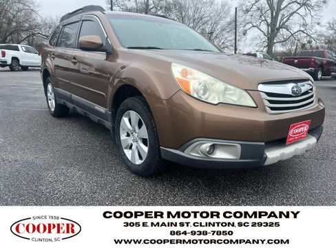Used 2011 Subaru Outback 2.5i Limited image 1