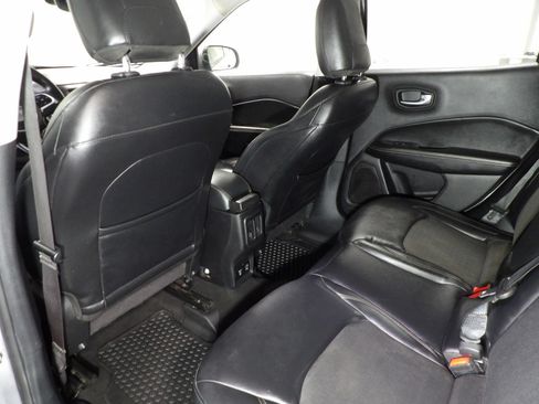 Used 2017 Jeep Compass Latitude w/ Popular Equipment Group AWD/4WD image 10