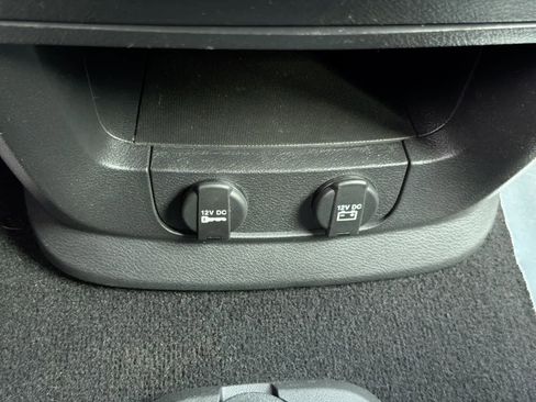 Used 2019 Dodge Grand Caravan SE FWD image 30