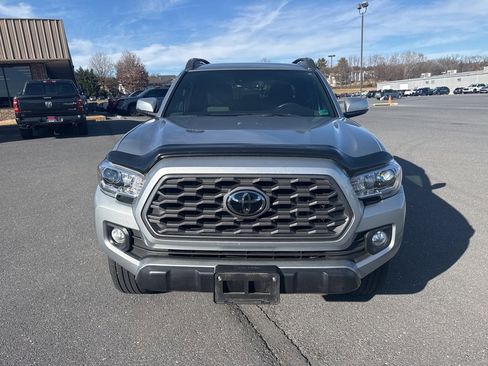 Used 2022 Toyota Tacoma TRD Off-Road image 8
