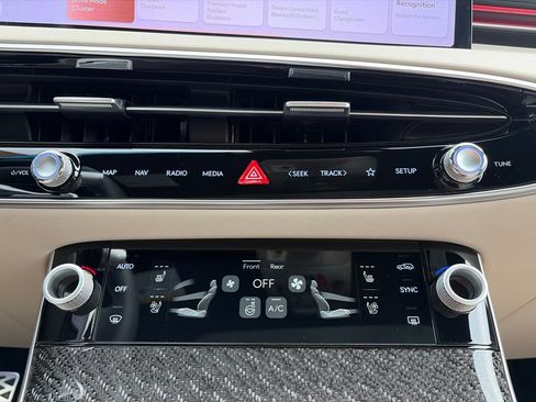 New 2026 Genesis GV70 3.5T Sport Prestige AWD/4WD image 19