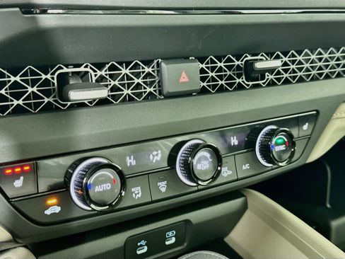Used 2024 Honda Accord EX image 19