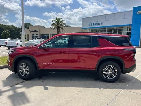 New 2026 Chevrolet Traverse LT w/ Driver Confidence Package FWD image 3