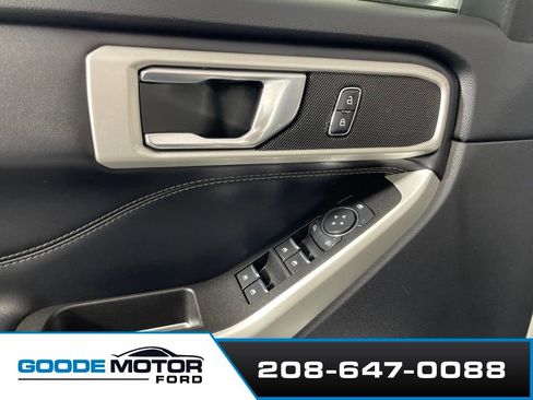 Used 2022 Ford Explorer XLT w/ Equipment Group 202A AWD/4WD image 9