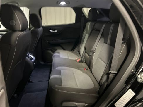 Used 2025 Chevrolet Blazer LT FWD image 23