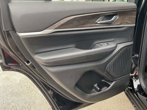 New 2025 Jeep Grand Cherokee Limited w/ Trailer Tow Package image 13